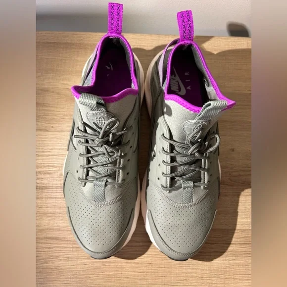 NIKE AIR HUARACHE | MENS 11 - USED TWICE / AMAZING CONDITION - Picture 4 of 6